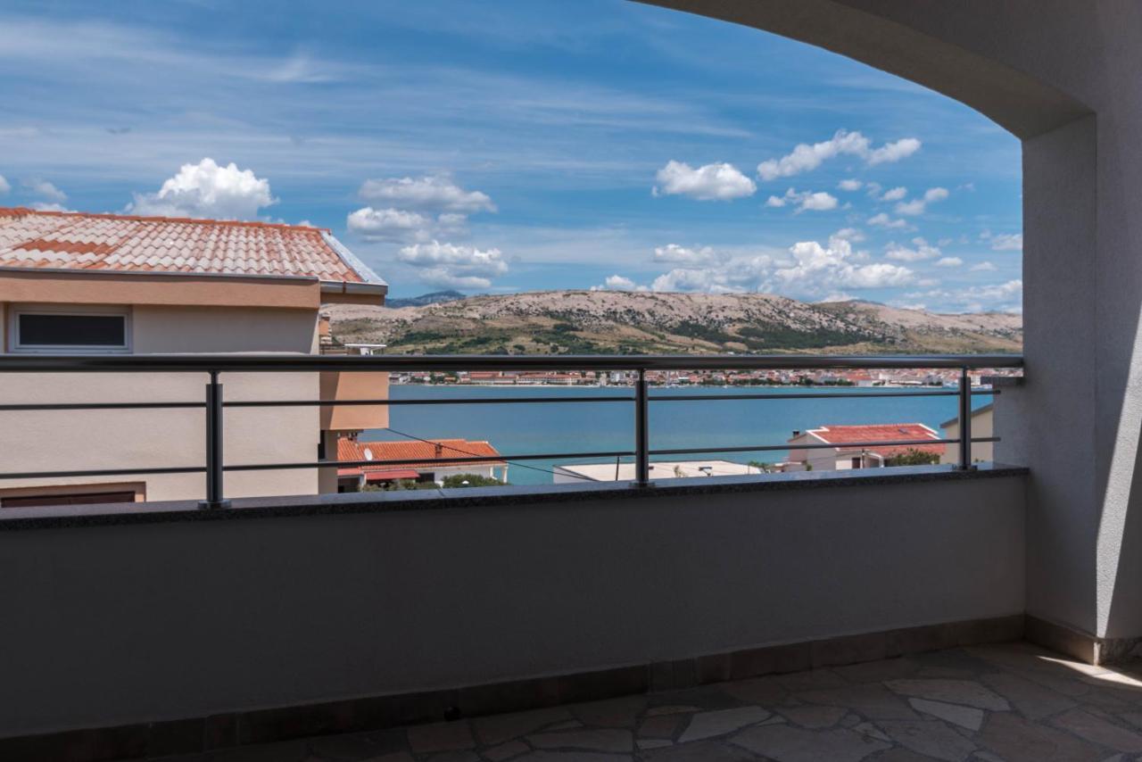 Apartments Salis Pag Town Esterno foto
